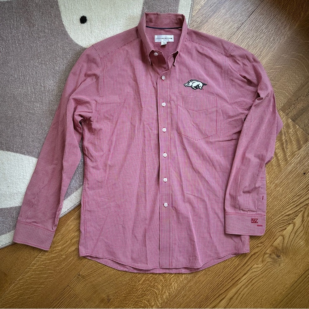 UNIVERSITY OF ARKANSAS Men’s Cutter & Buck Razorbacks Button Down Shirt | Small